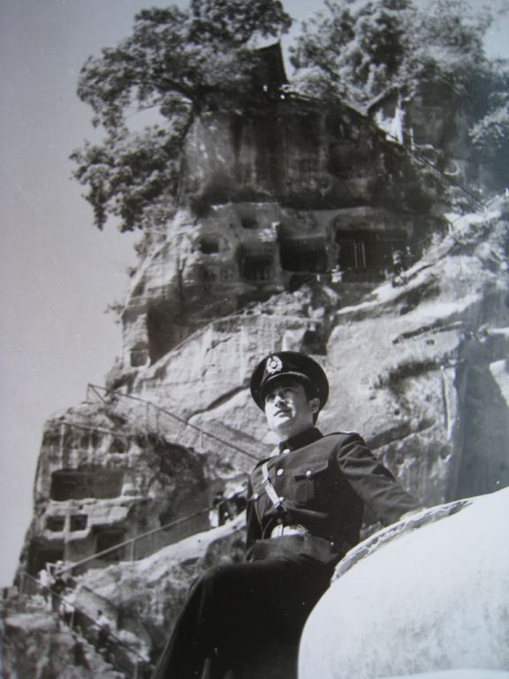 神秘的大佛剧照的剧照