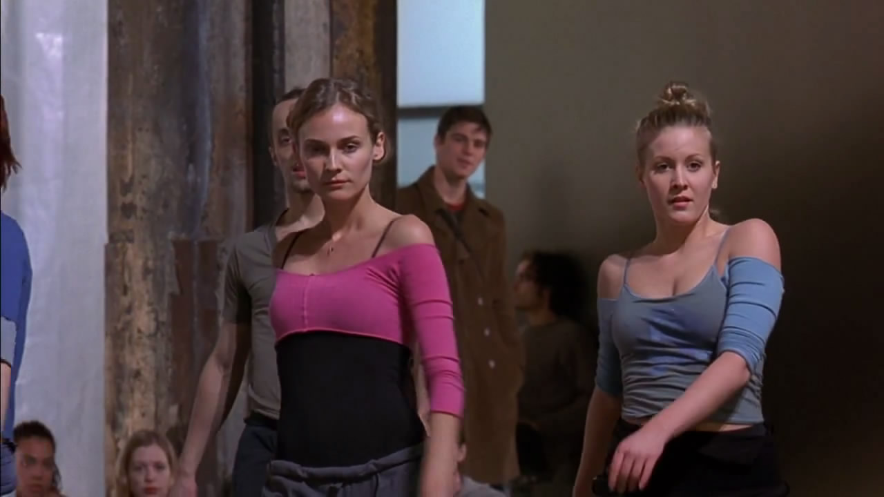 谜情公寓剧照的剧照