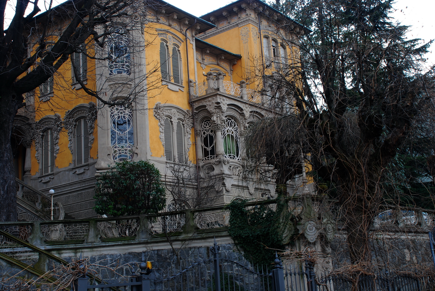 夜深血红剧照的剧照