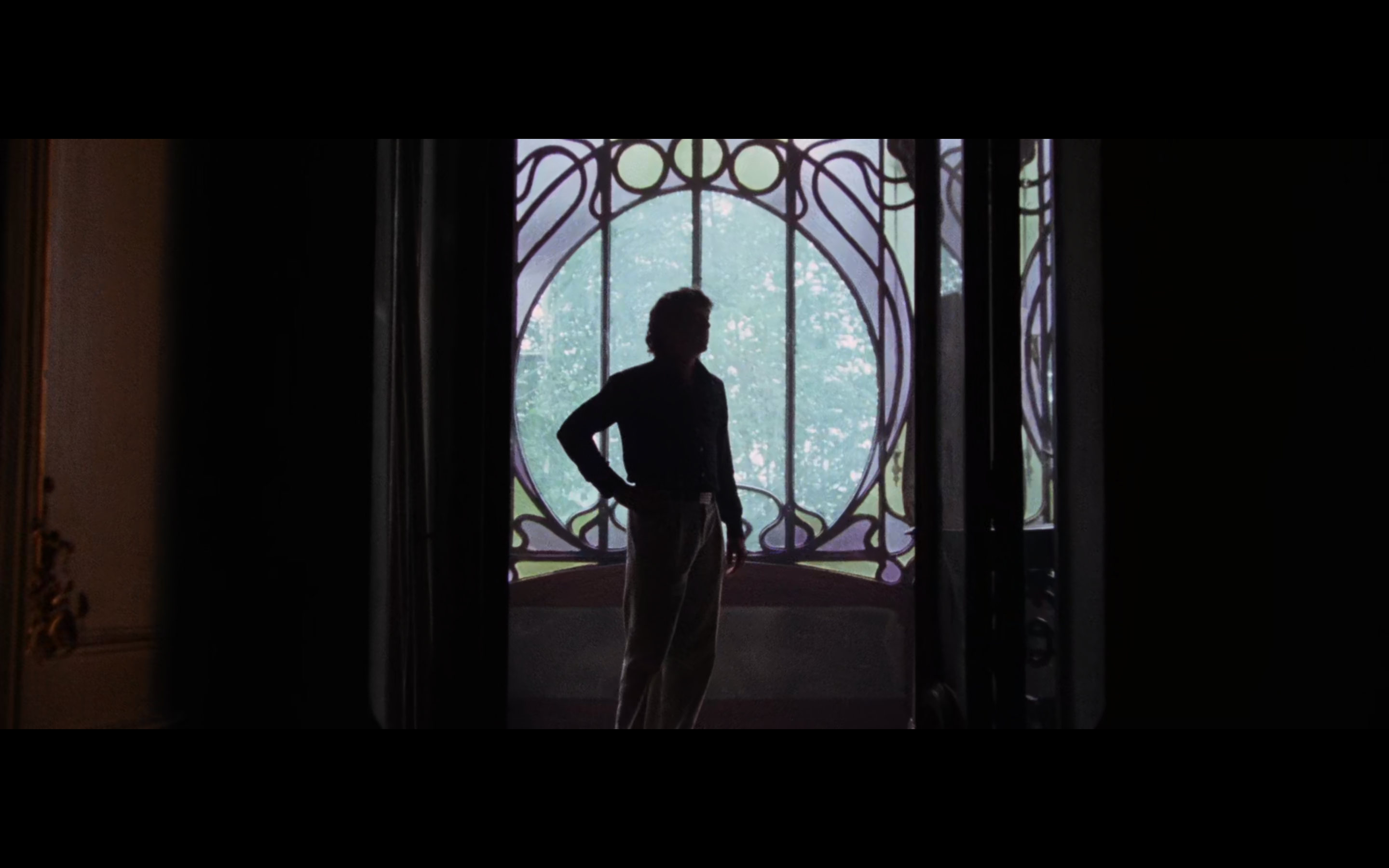 夜深血红剧照的剧照