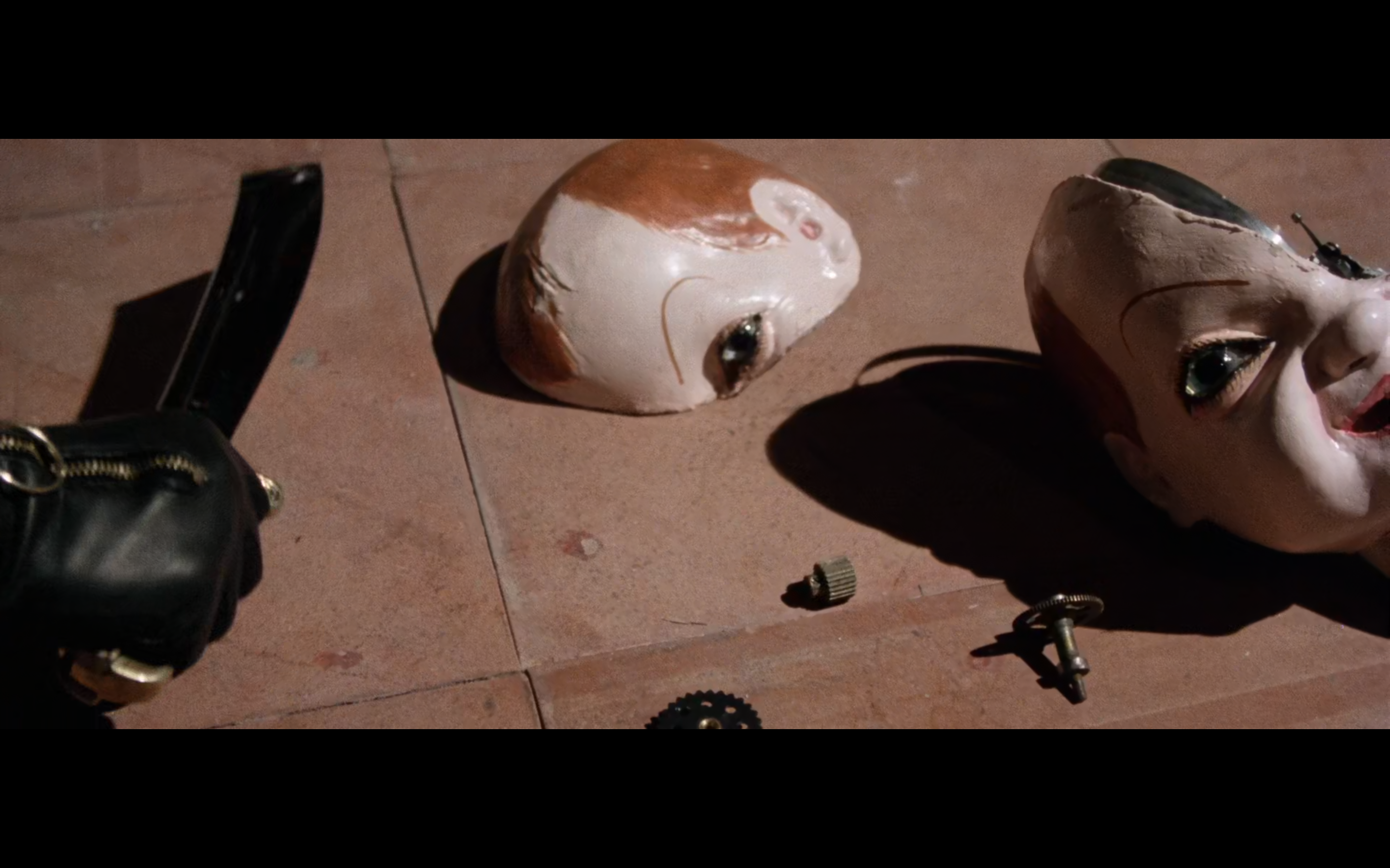 夜深血红剧照的剧照