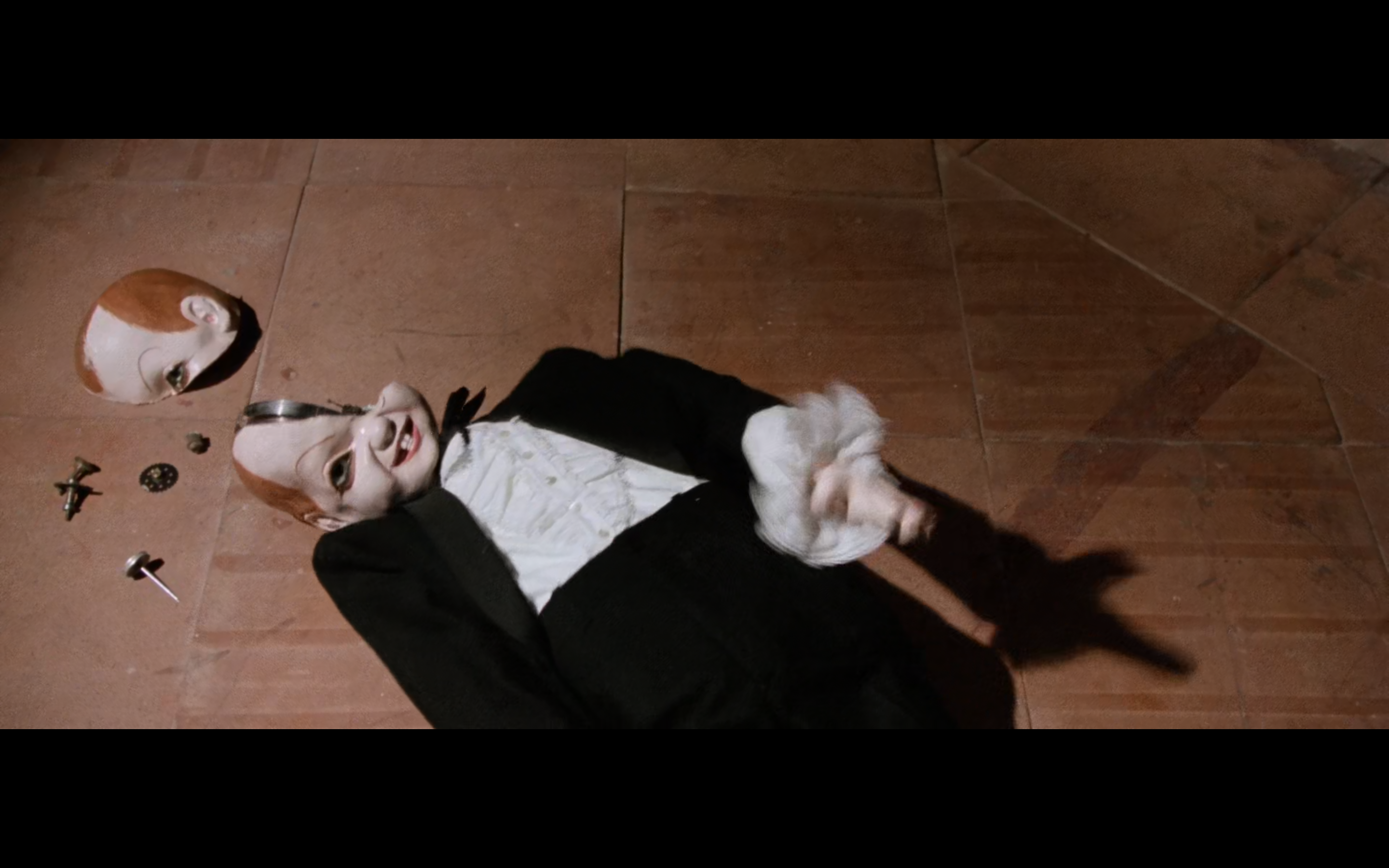 夜深血红剧照的剧照