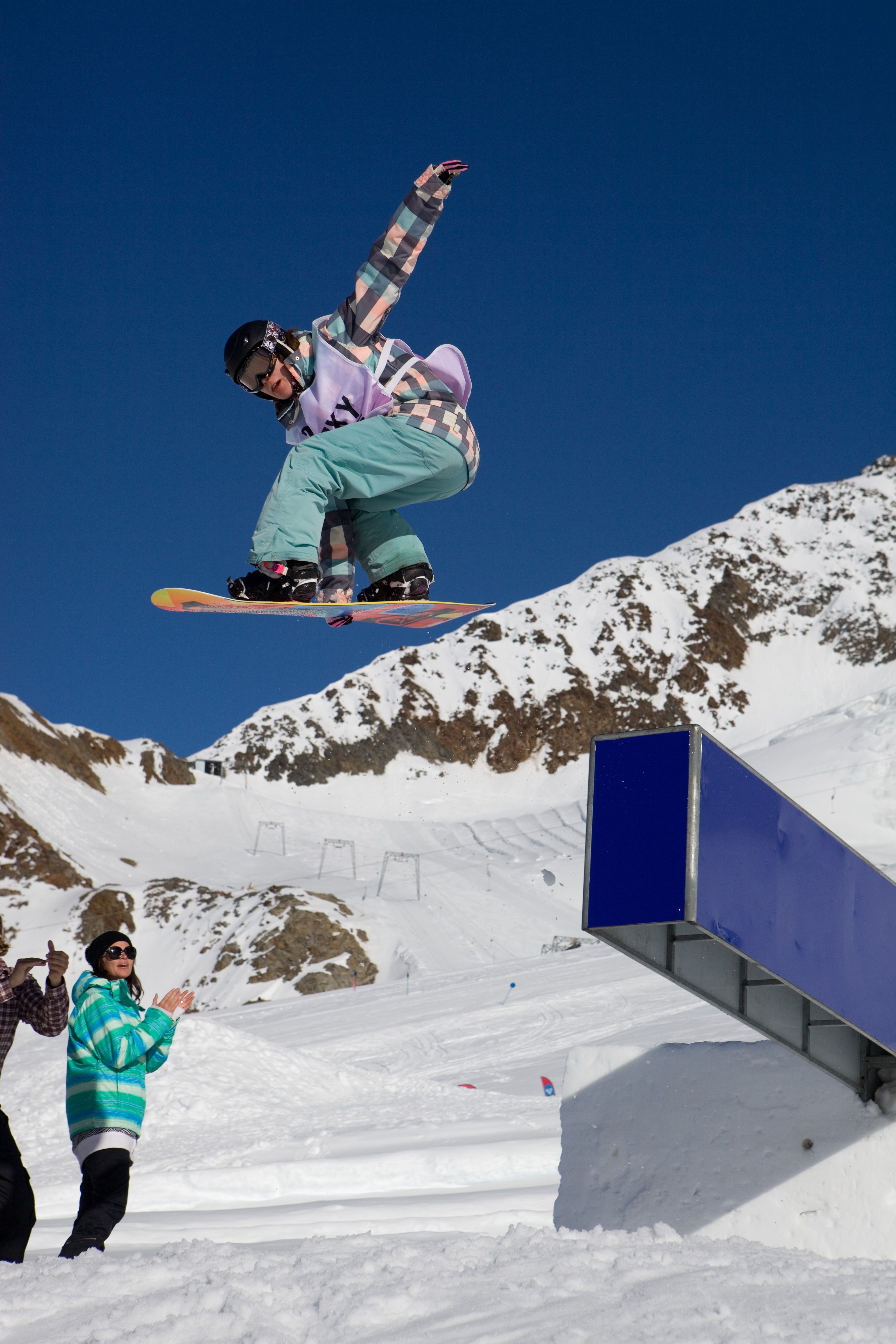 雪场女孩剧照的剧照