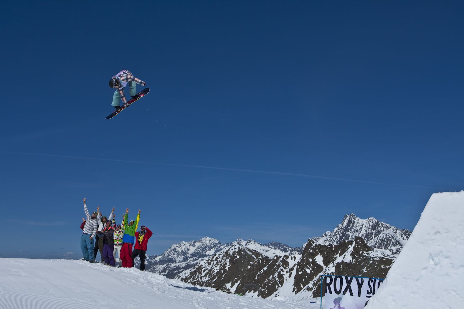 雪场女孩剧照的剧照