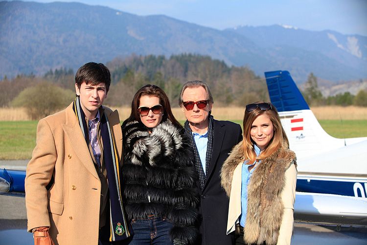 雪场女孩剧照的剧照