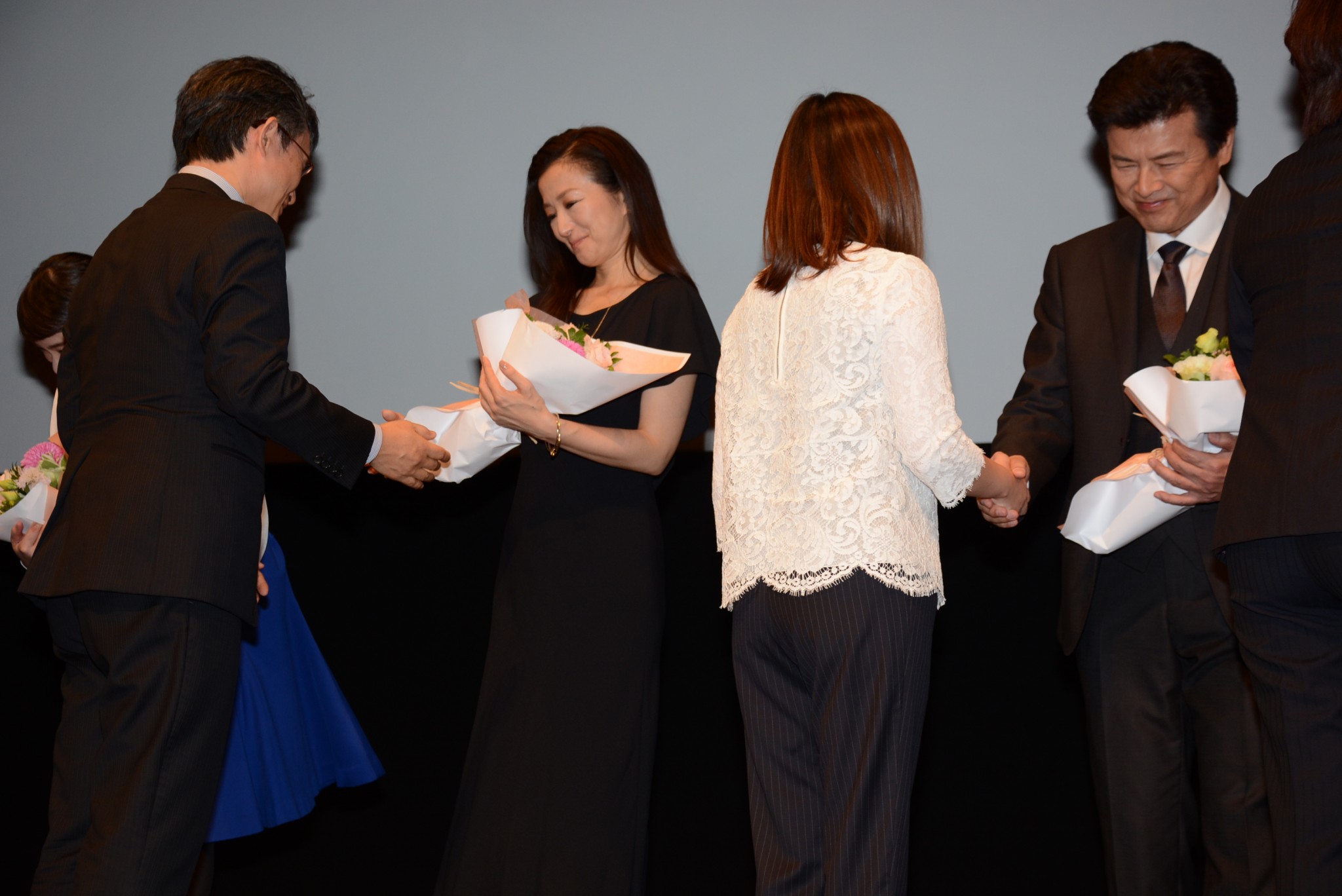 渴望拯救剧照的剧照