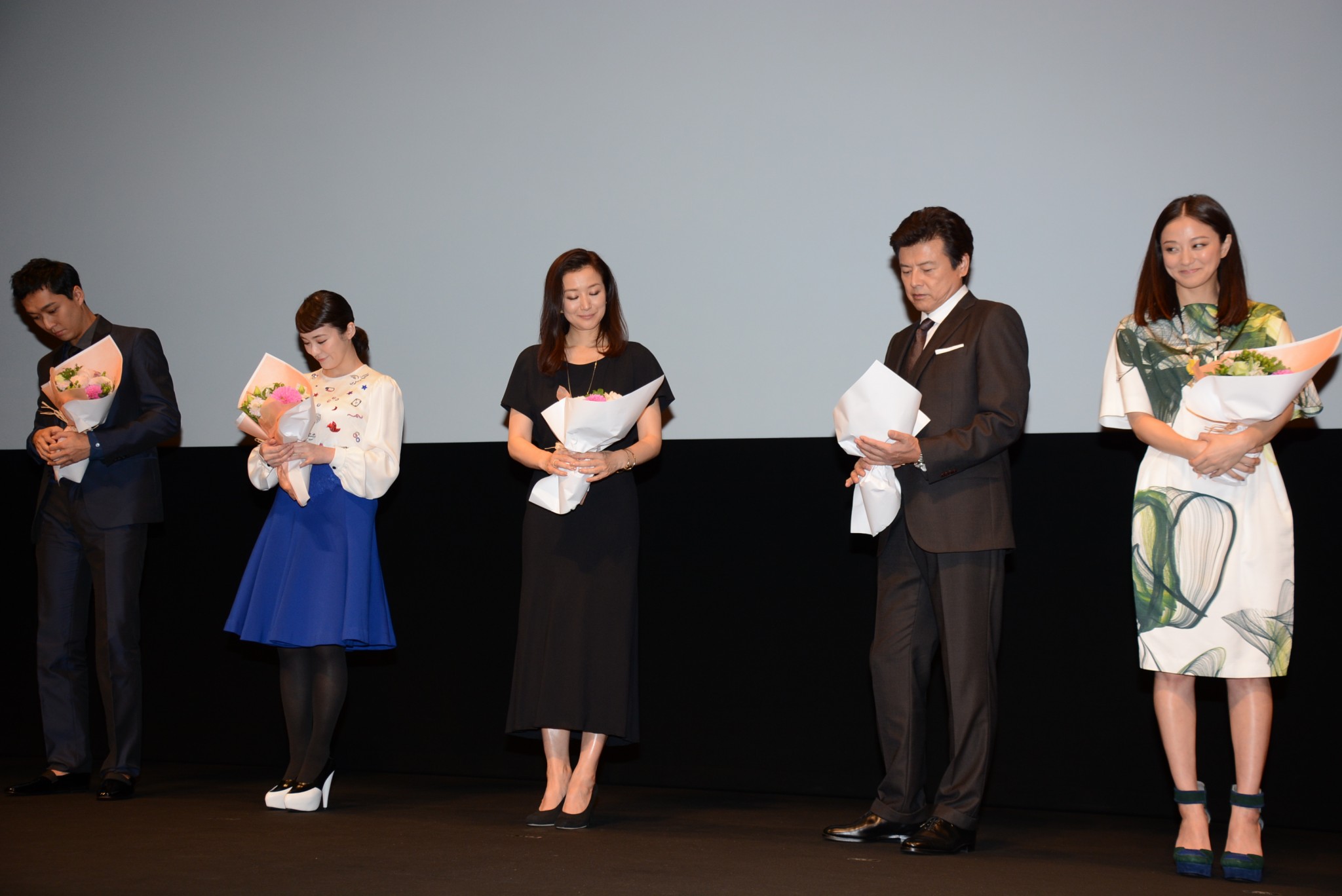 渴望拯救剧照的剧照