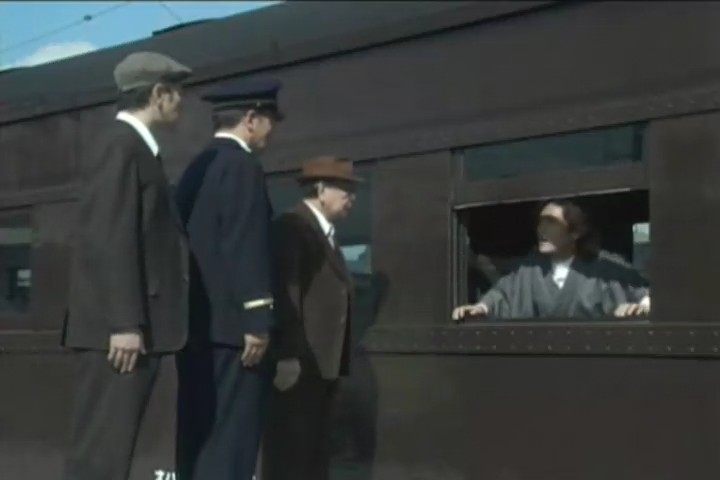 犬神家族剧照的剧照