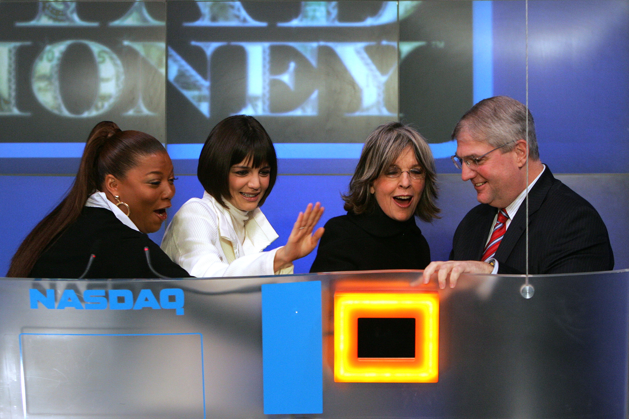 我为钱狂剧照的剧照