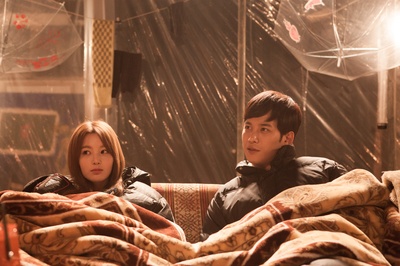 新村丧尸漫画剧照的剧照