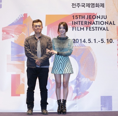 新村丧尸漫画剧照的剧照