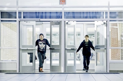 迷幻高中剧照的剧照