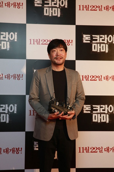 妈妈别哭剧照的剧照