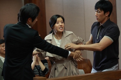 妈妈别哭剧照的剧照