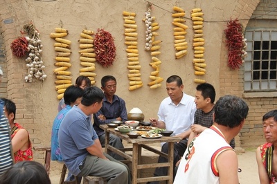 一乡之长剧照的剧照