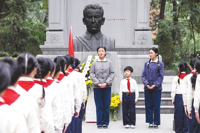 相伴库里申科剧照的剧照