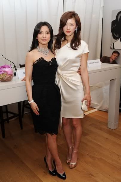 雪花秘扇剧照的剧照