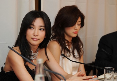 雪花秘扇剧照的剧照