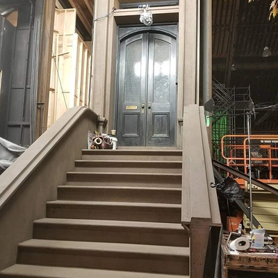 窗里的女人剧照的剧照