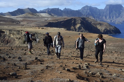 离岛居民剧照的剧照