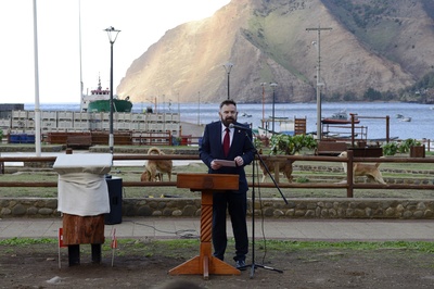 离岛居民剧照的剧照