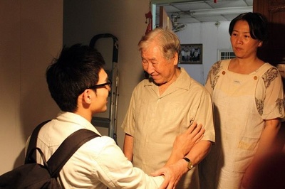 对面的女孩杀过来剧照的剧照