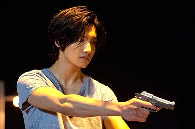 抱着黄金飞翔剧照的剧照