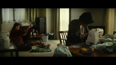 抱着黄金飞翔剧照的剧照