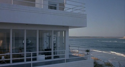 与敌共眠剧照的剧照