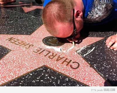 喜剧中心查理·辛吐槽大会剧照的剧照