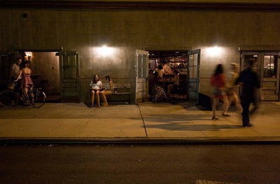 夜晚与周末剧照的剧照