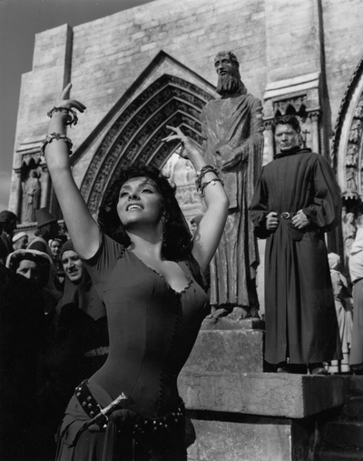 巴黎圣母院剧照的剧照