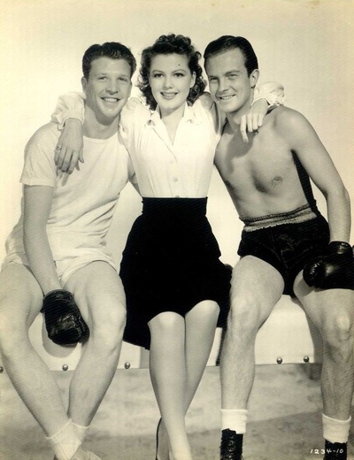 星期日的猛击剧照的剧照