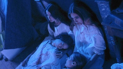 孪生吸血鬼剧照的剧照