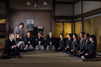 犬神家族剧照的剧照