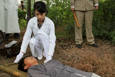 父子神探之卧雪图剧照的剧照