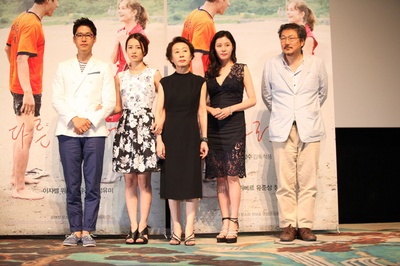 在异国剧照的剧照