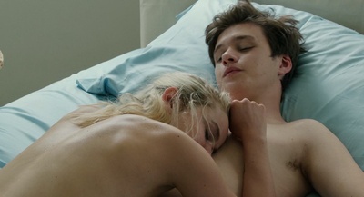 成为查理剧照的剧照