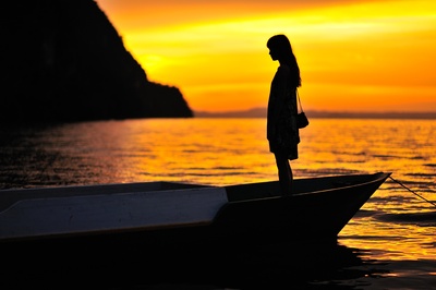 某人的妻子在某人的丈夫的船上剧照的剧照