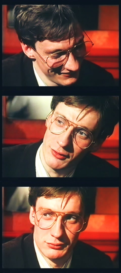 短发和卷发剧照的剧照