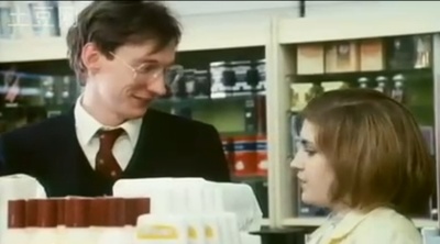 短发和卷发剧照的剧照