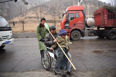 拨浪鼓咚咚响剧照的剧照