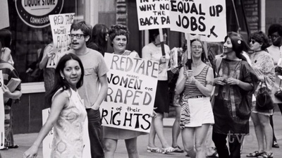 纽约书评：争鸣五十年剧照的剧照