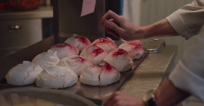 萨拉甜品店剧照的剧照