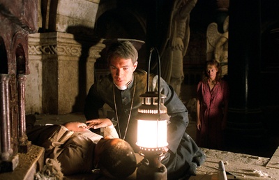 驱魔人前传剧照的剧照