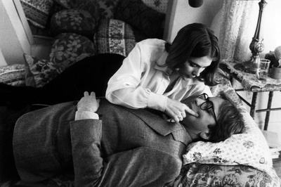 哄堂大笑剧照的剧照