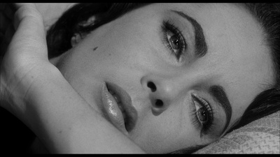 夏日痴魂剧照的剧照