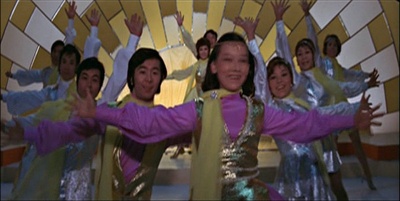 玉女嬉春剧照的剧照