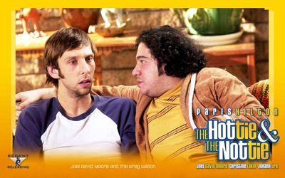 爱上野猪妹剧照的剧照