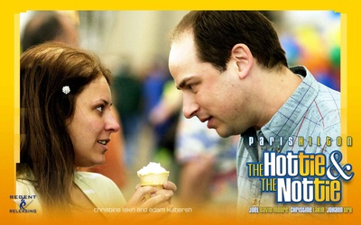 爱上野猪妹剧照的剧照